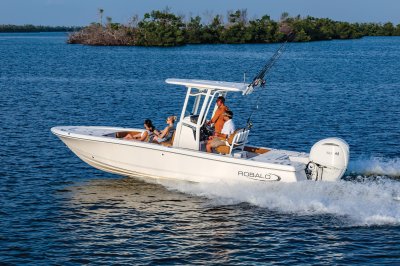 2025 R246 Cayman Running in Ocean Rear Port View