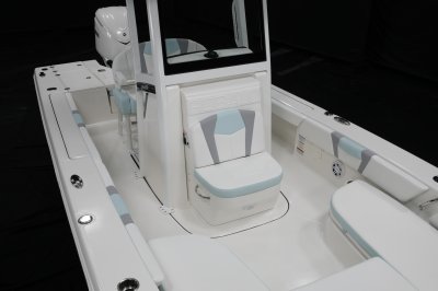 2027 246 Cayman Forward Facing Seat