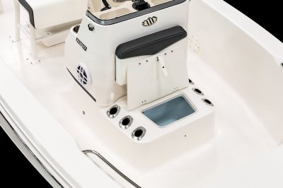 Robalo R160 Livewell