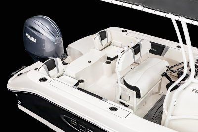 2025 R200 Transom Seating