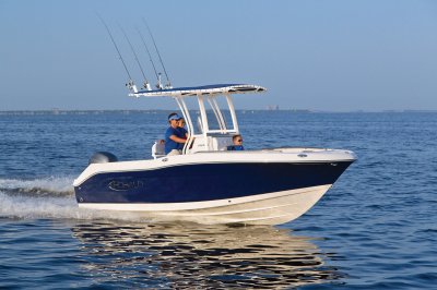 2025 R200 Running in Ocean Front Starboard View