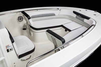 2025 R202EX Bow Seating