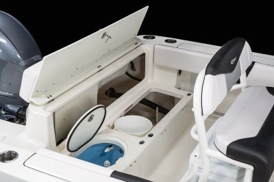 2025 R202EX Transom Storage, Utility Access and Livewell