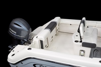 2025 R222 Transom Bench Up