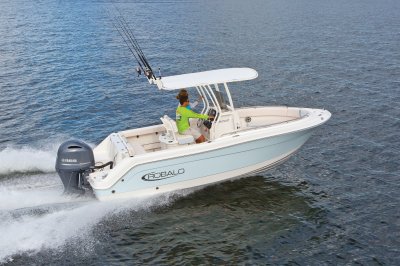 2025 R222 Running Open Water Starboard View