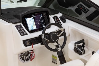 2025 R257 Helm Dash