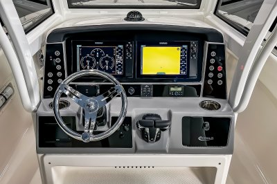 2025 R270 Helm Dash