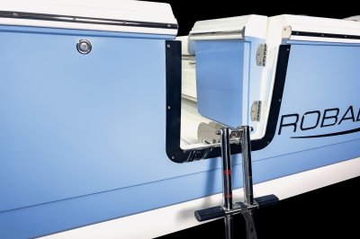 2025 R270 Side Entry Ladder