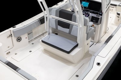 2027 R270 Aft Seating