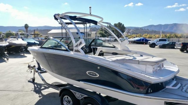 Used 2018  powered Cobalt Boat for sale