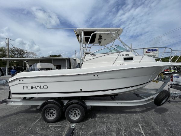 Pre-Owned 2004  powered Power Boat for sale