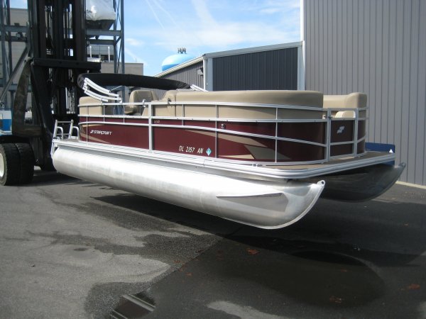 Pre-Owned 2021  powered Starcraft Boat for sale